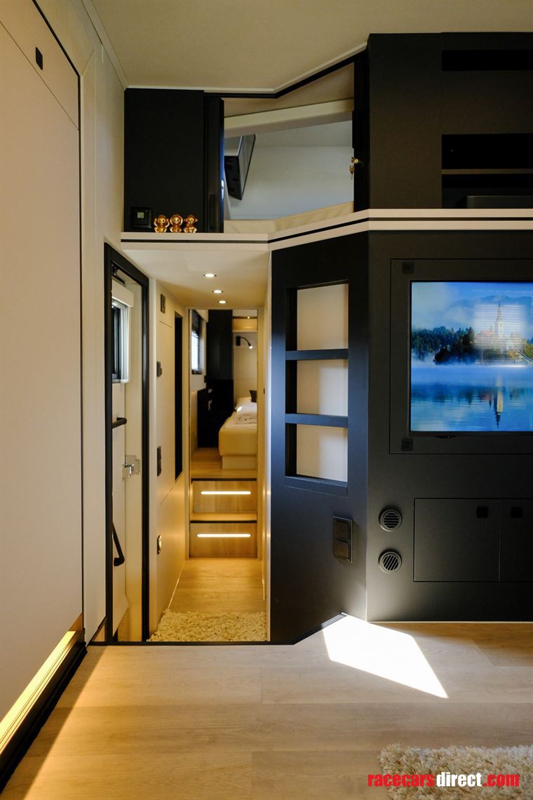 krismar-motorhome-on-scania-500s-chassis