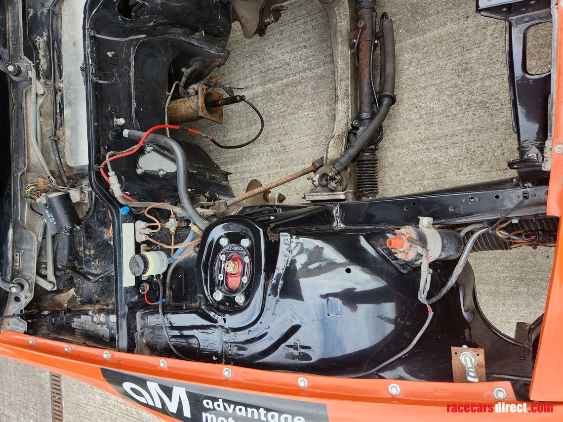 porsche-944-s-race-chassis-lsd-safety-devices