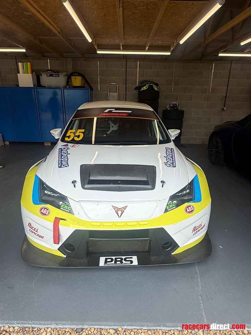 seat-tcr-race-car