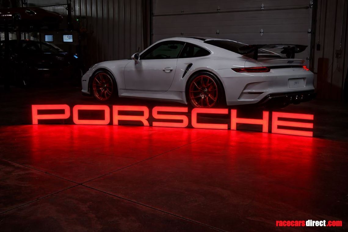 illuminated-porsche-letter-sign