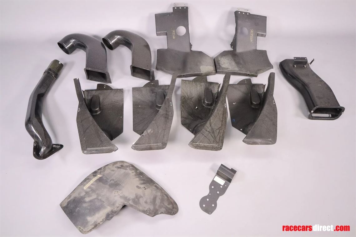 mercedes-benz-hwa-dtm-carbon-parts