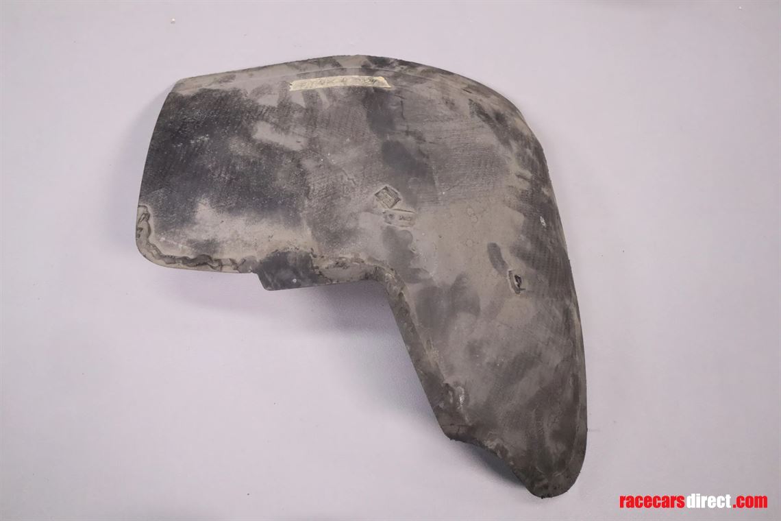 mercedes-benz-hwa-dtm-carbon-parts