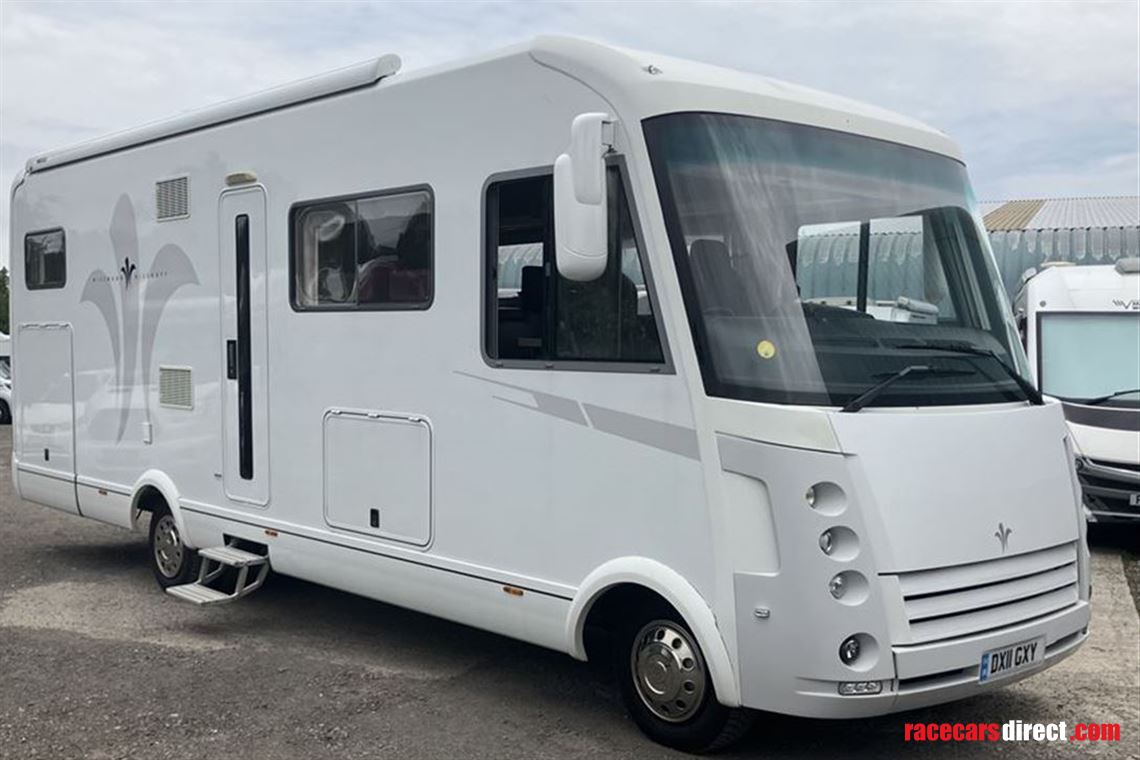 2011-niesmann-bischoff-8000i-lw-garage-motorh