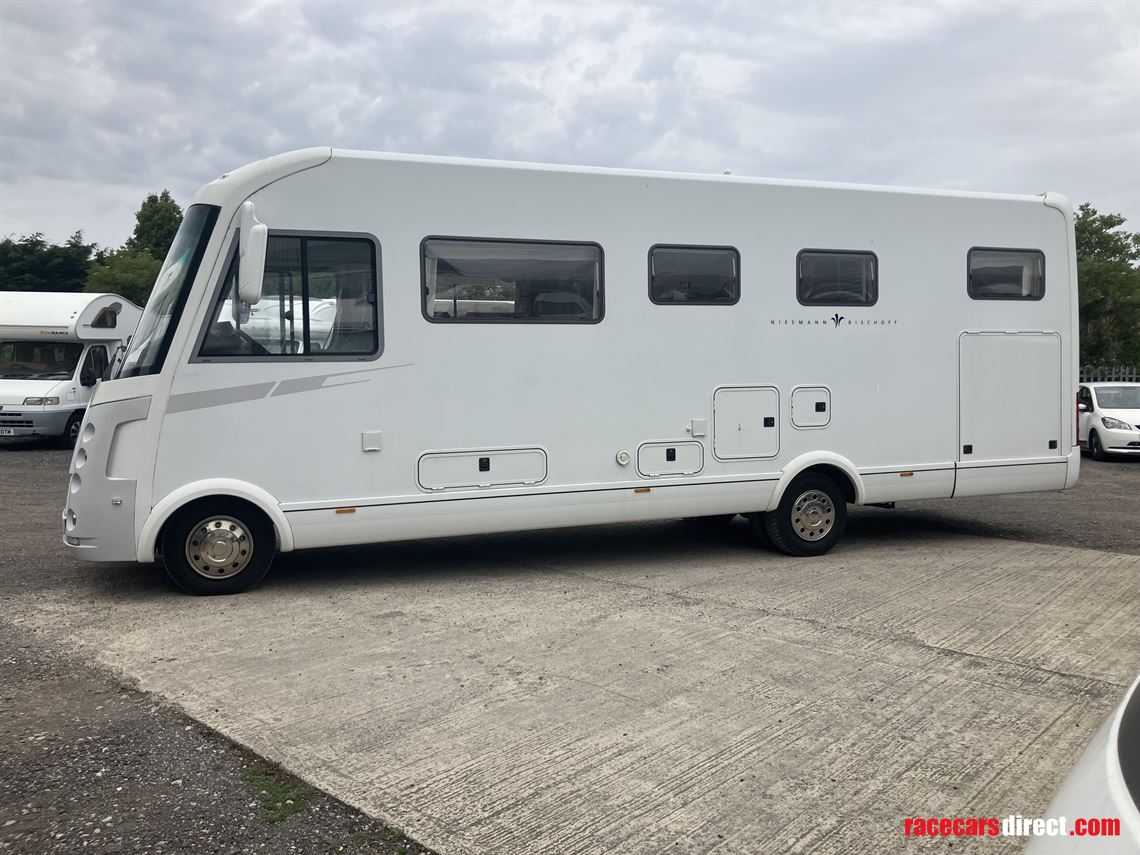 2011-niesmann-bischoff-8000i-lw-garage-motorh