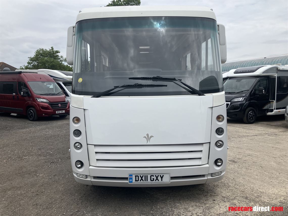2011-niesmann-bischoff-8000i-lw-garage-motorh