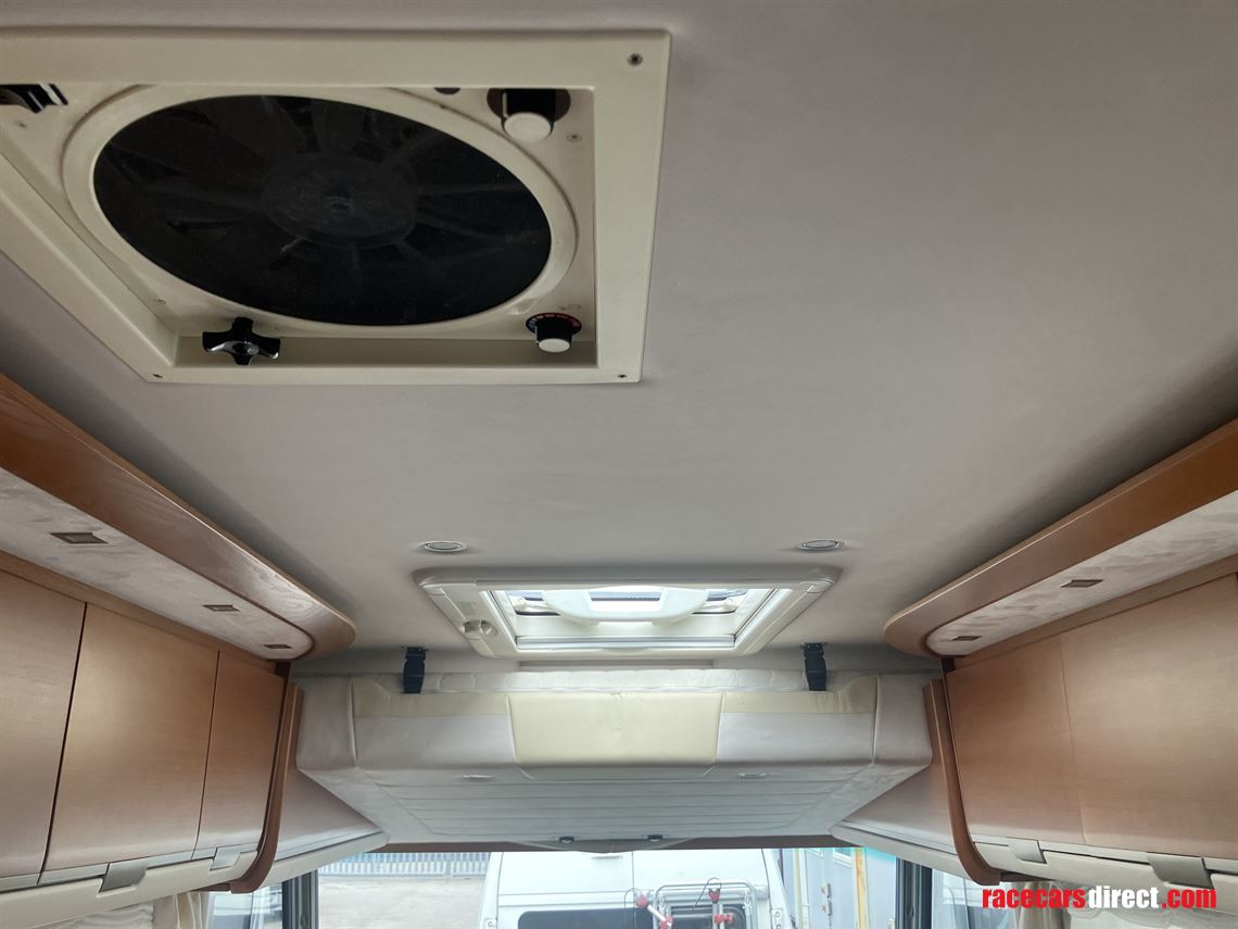 2011-niesmann-bischoff-8000i-lw-garage-motorh