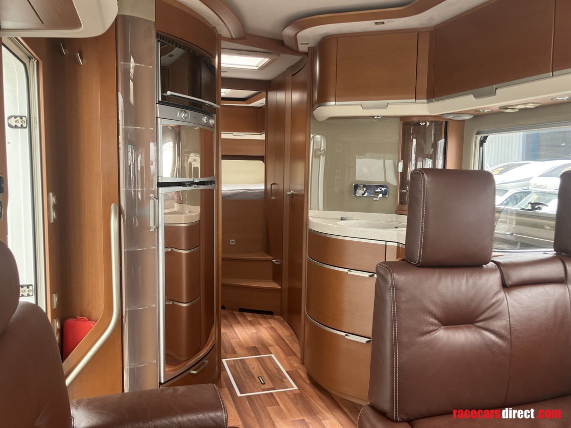 2011-niesmann-bischoff-8000i-lw-garage-motorh