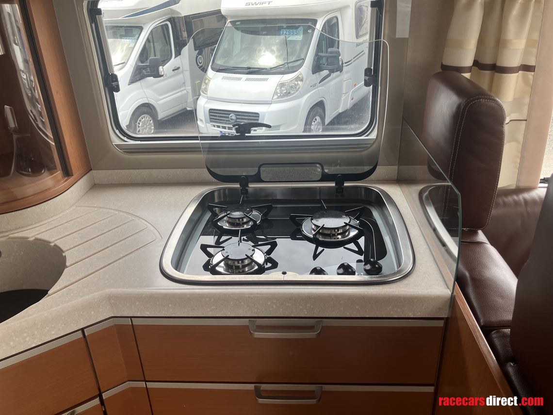 2011-niesmann-bischoff-8000i-lw-garage-motorh