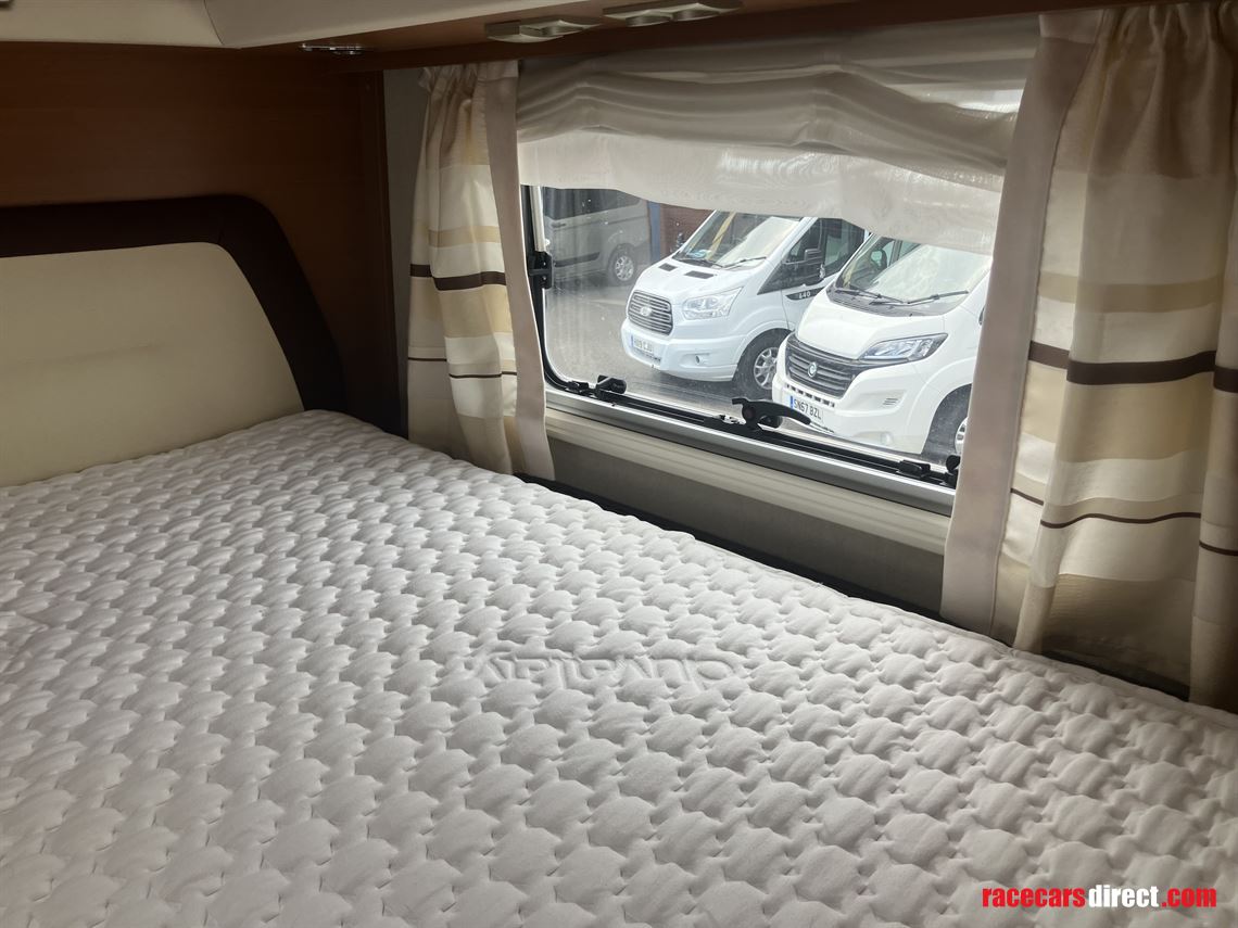 2011-niesmann-bischoff-8000i-lw-garage-motorh