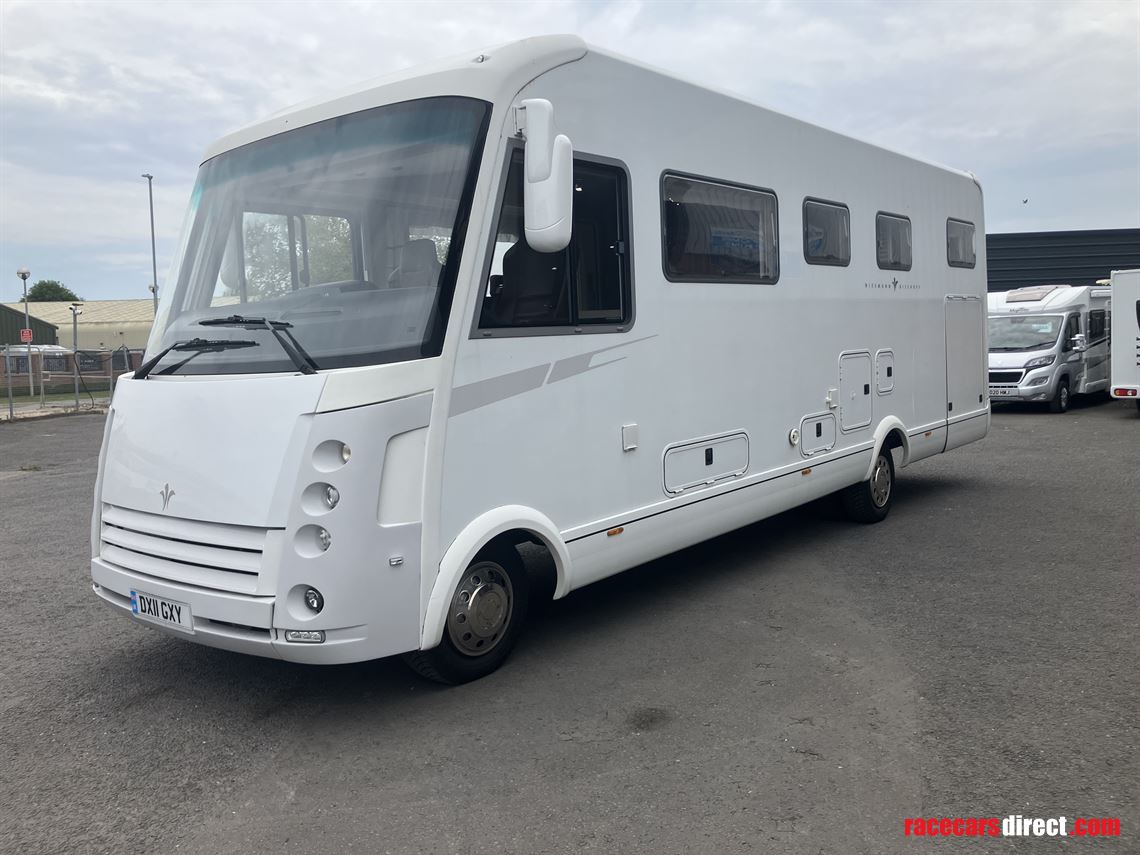 2011-niesmann-bischoff-8000i-lw-garage-motorh