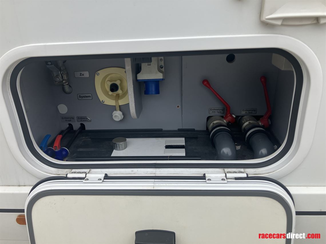 2011-niesmann-bischoff-8000i-lw-garage-motorh