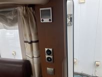2011-niesmann-bischoff-8000i-lw-garage-motorh