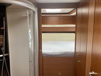 2011-niesmann-bischoff-8000i-lw-garage-motorh