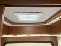2011-niesmann-bischoff-8000i-lw-garage-motorh