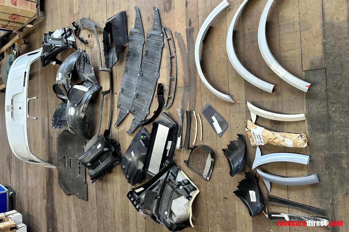 porsche-991-spare-parts-circuit-package-2