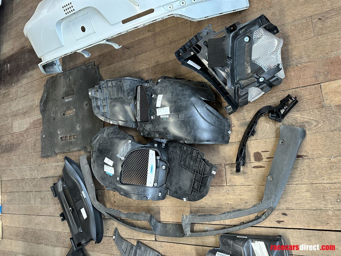 porsche-991-spare-parts-circuit-package-2