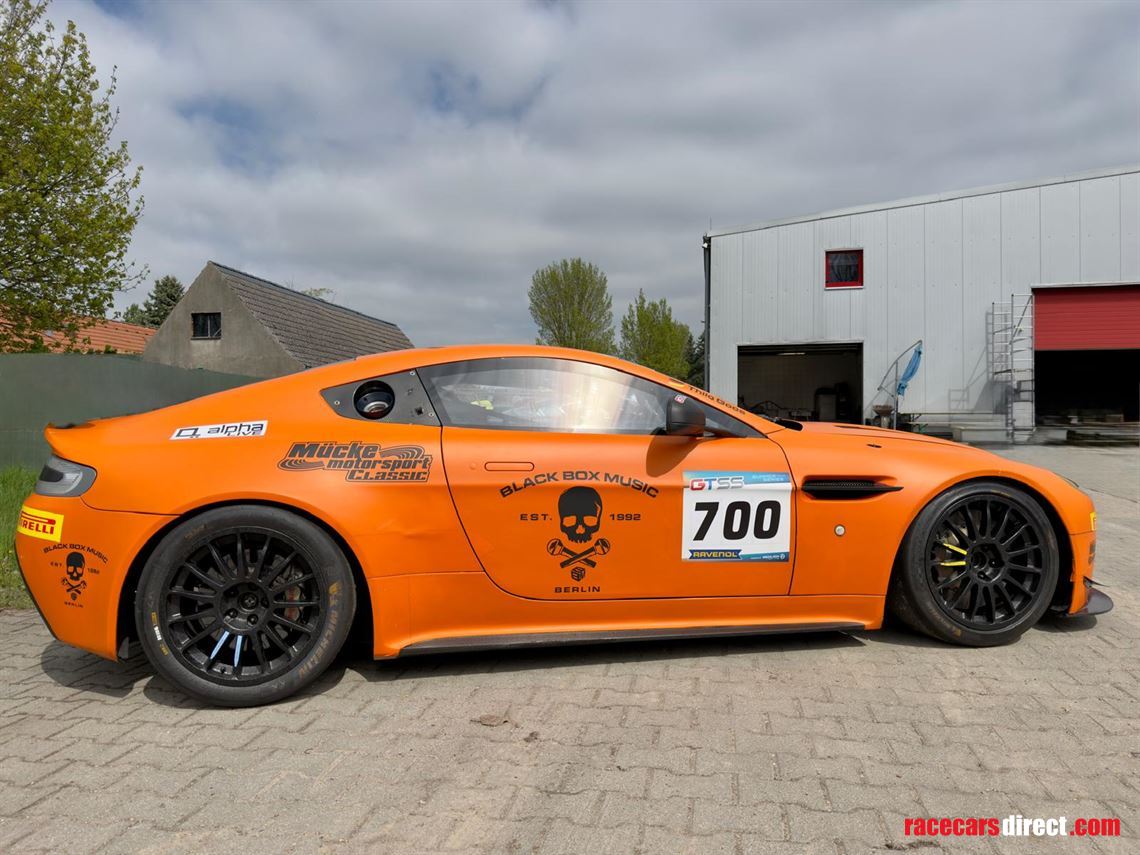 aston-martin-vantage-gt4