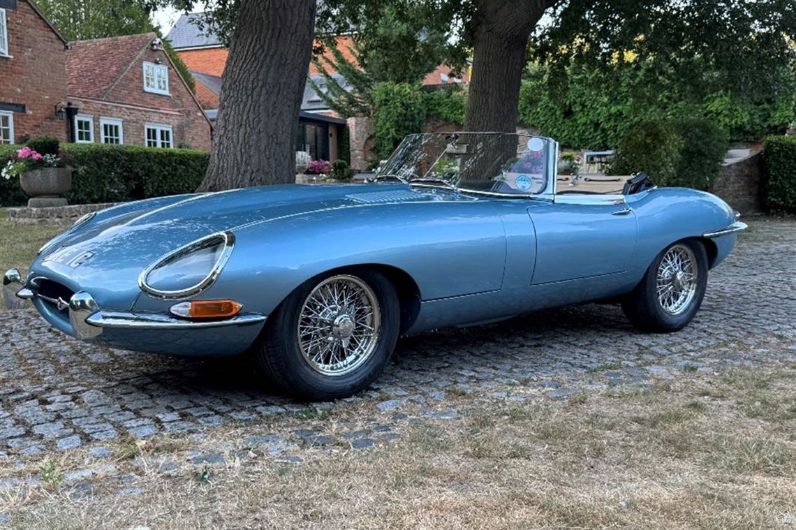 jaguar-e-type-42-roadster