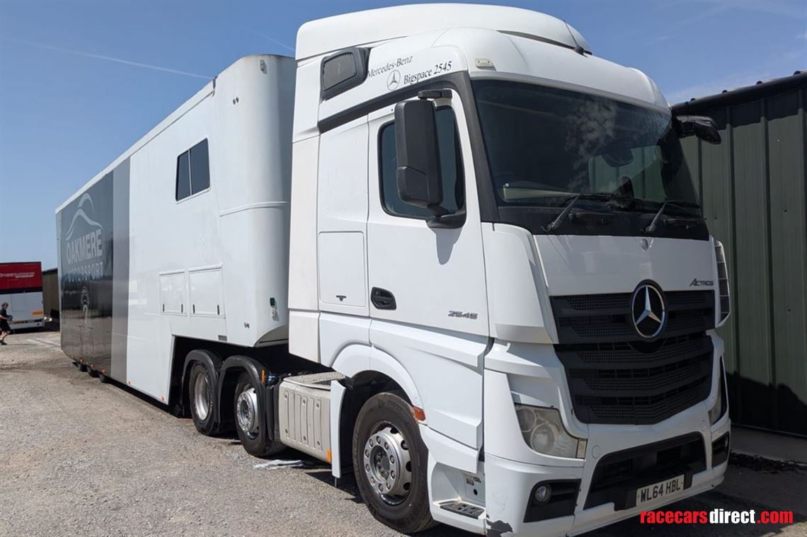 race-trailer-tractor-unit