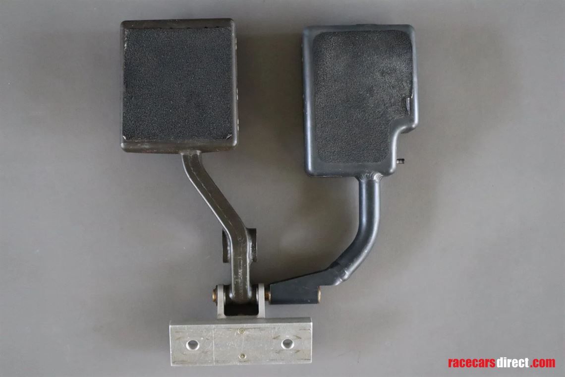 mclaren-mercedes-mp413-formula-1-pedals
