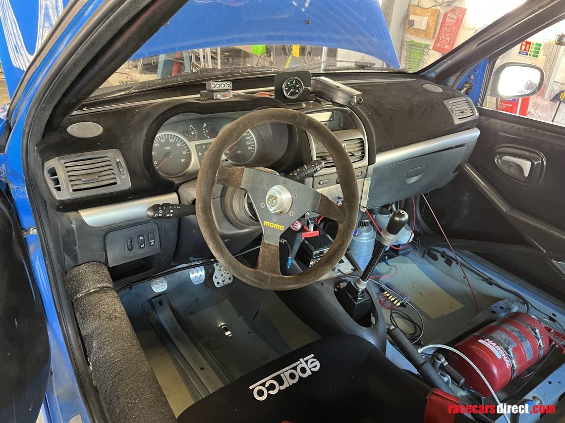 left-hand-clio-182