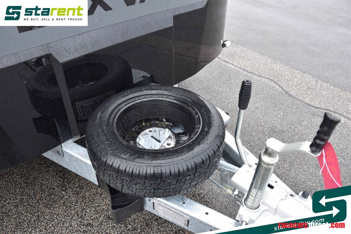 brian-james-trailers-box-van-600---reversing