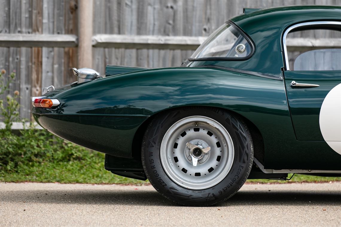 1961-jaguar-e-type-series-i-38-litre-lightwei