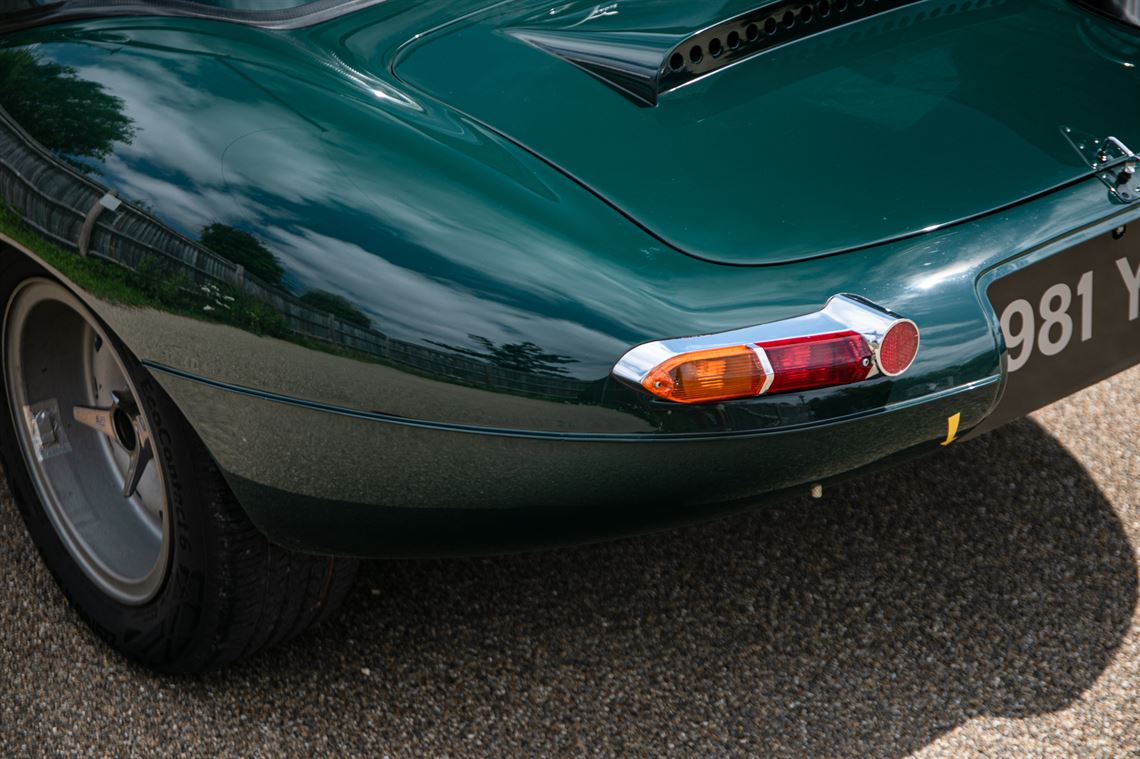 1961-jaguar-e-type-series-i-38-litre-lightwei