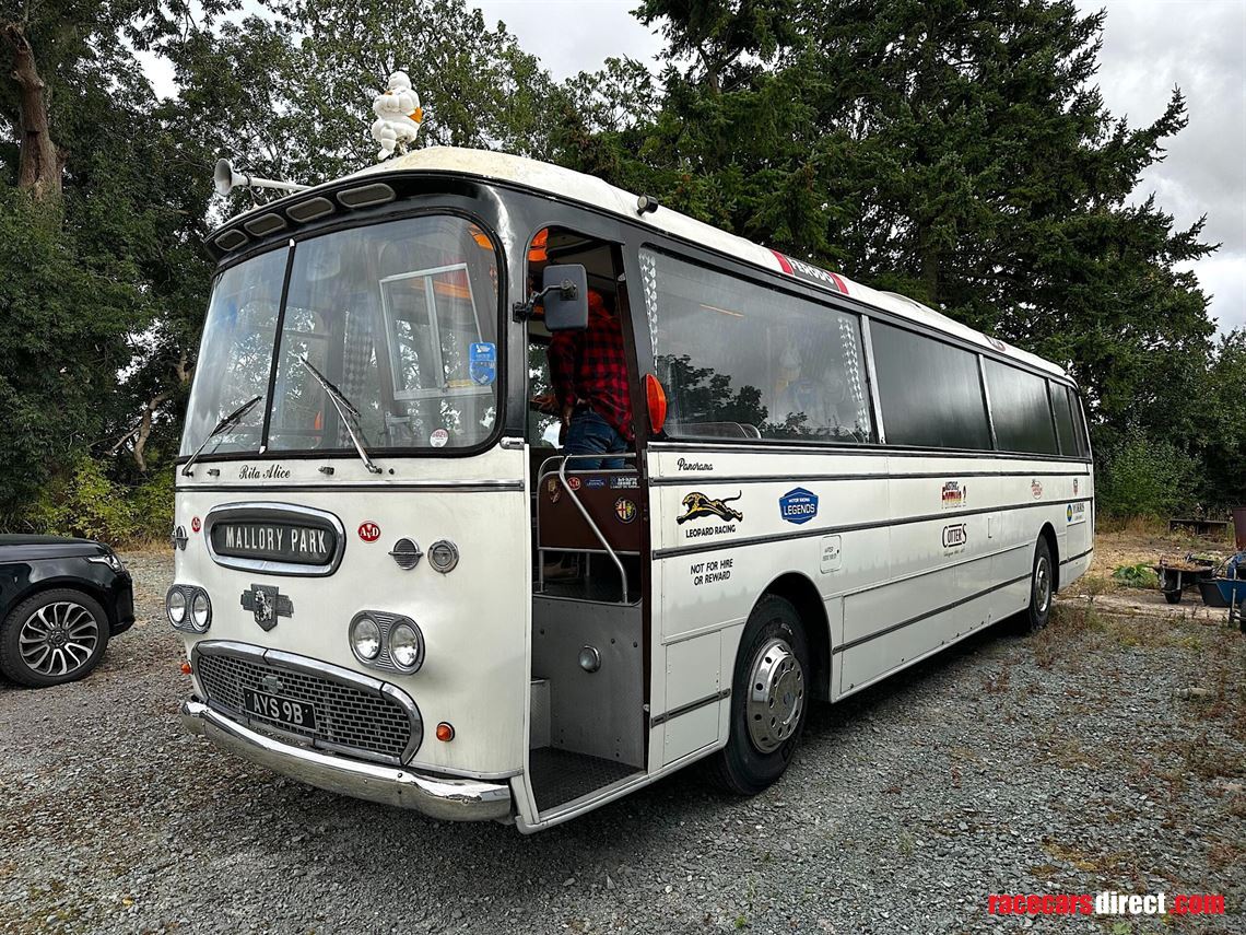 1964-leyland-leopard-race-transporter