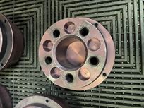 hub-stand-centers