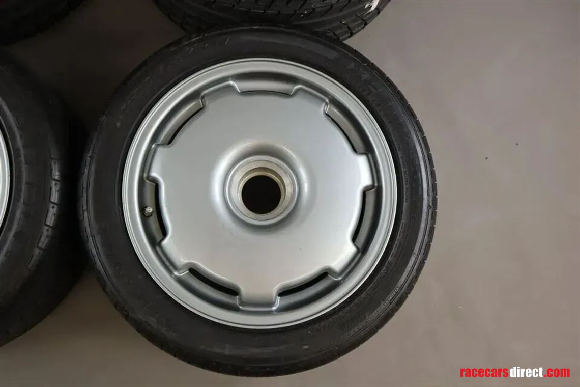 original-jaguar-xj220-speedline-wheels-with-t