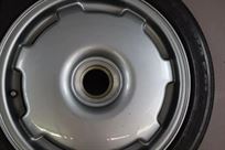 original-jaguar-xj220-speedline-wheels-with-t