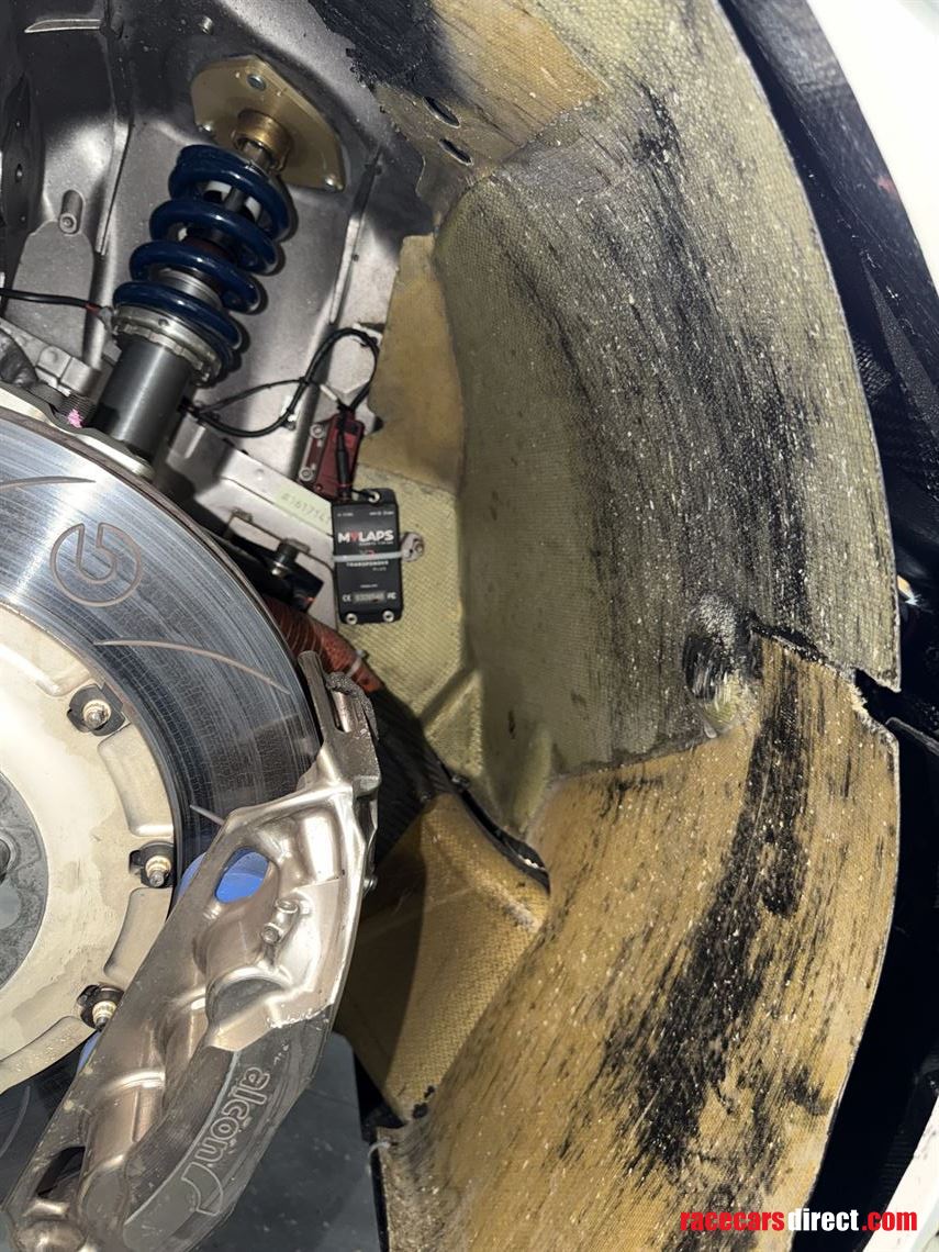 r35-gt3-nissan-nismo-front-wheel-arch-liners