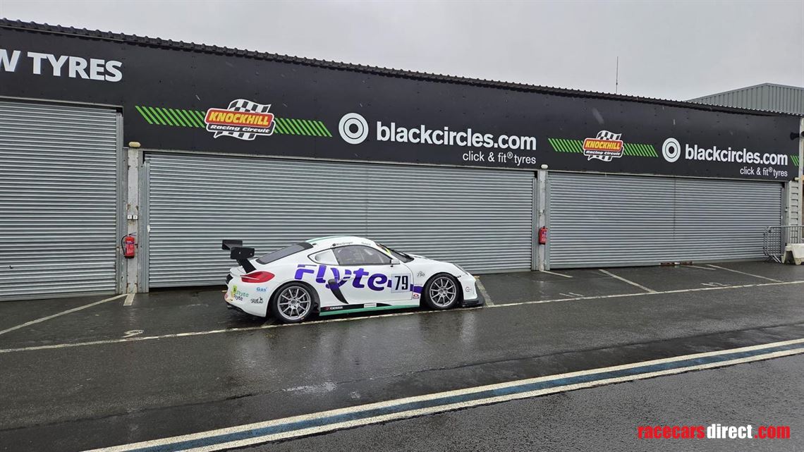 porsche-981-gt4-race-car