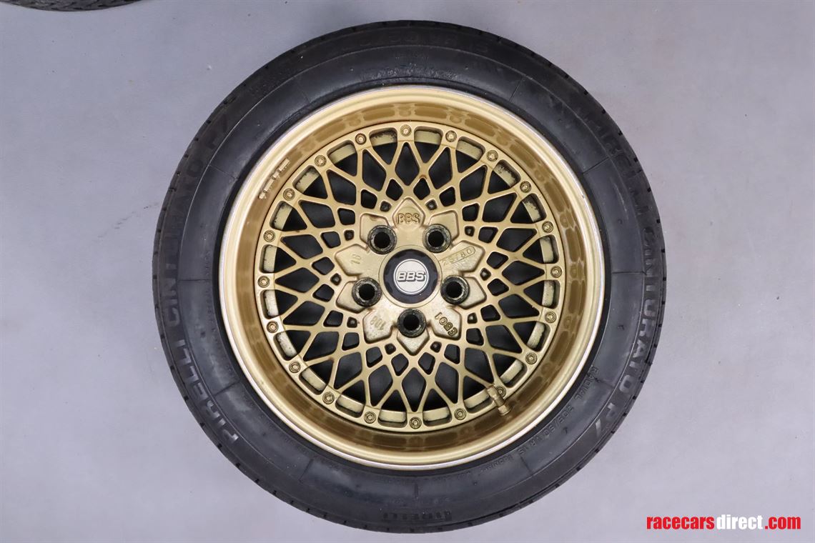 ferrari-308-wheel-set-15-inch-goldsilver-with
