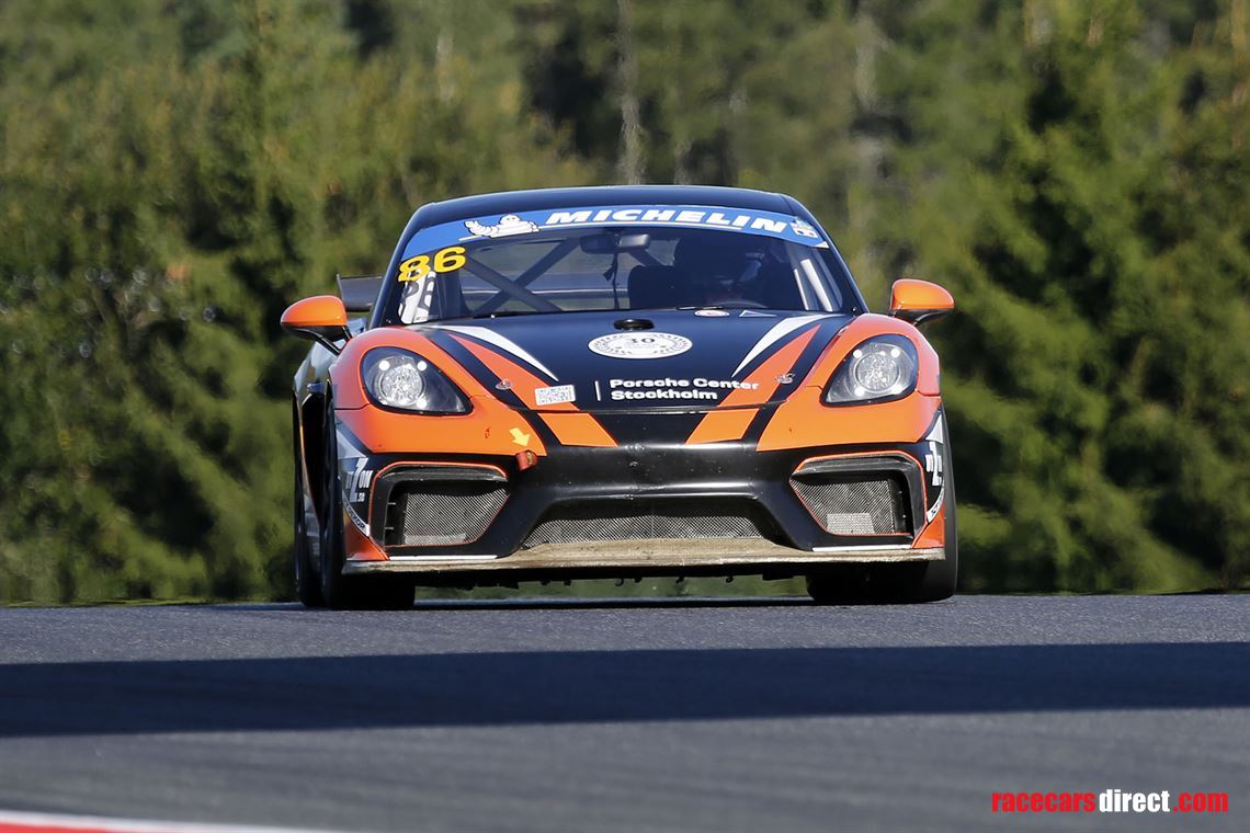 porsche-718-gt4-clubsport-mr