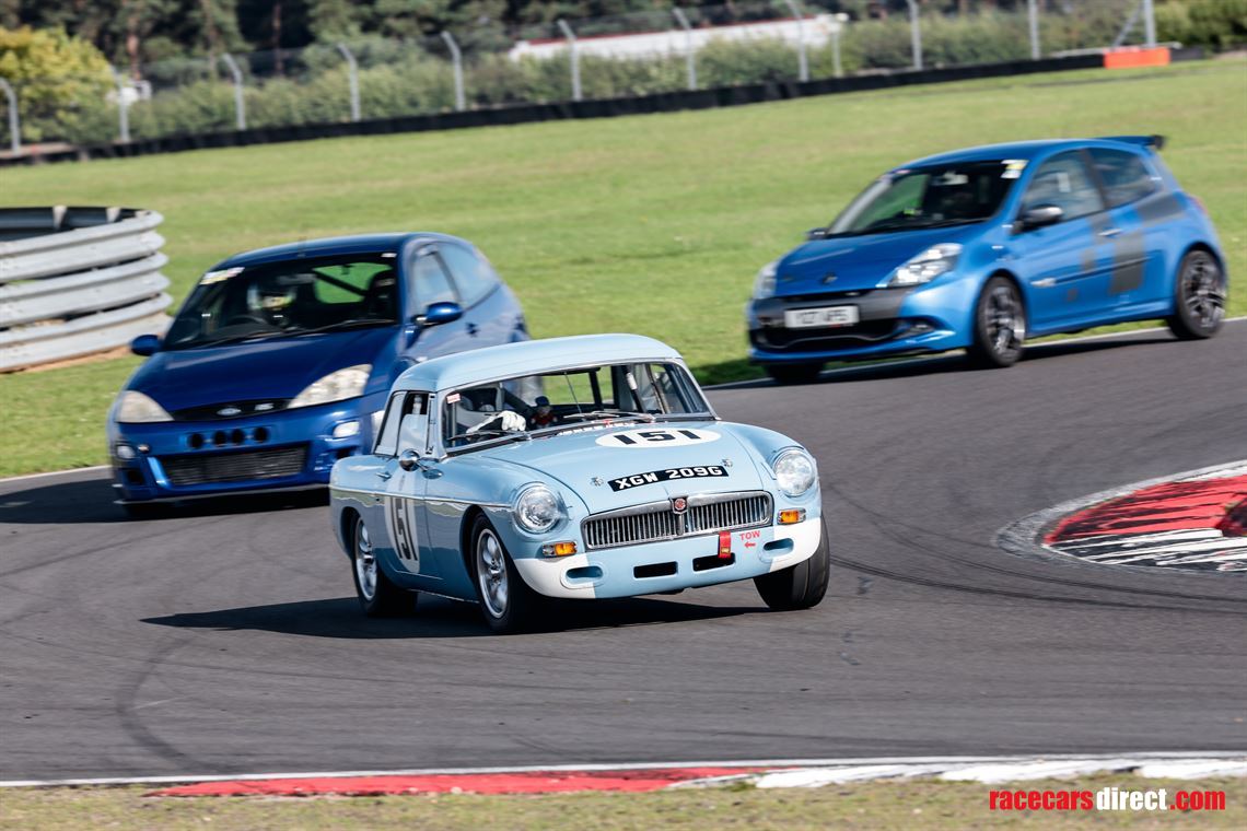mgb-raceroad-legal-stunning