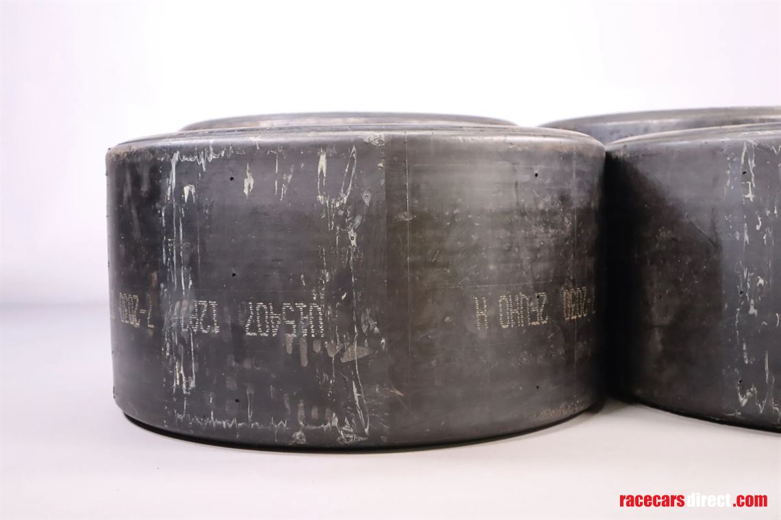 porsche-962-avon-racing-slick-tire-set