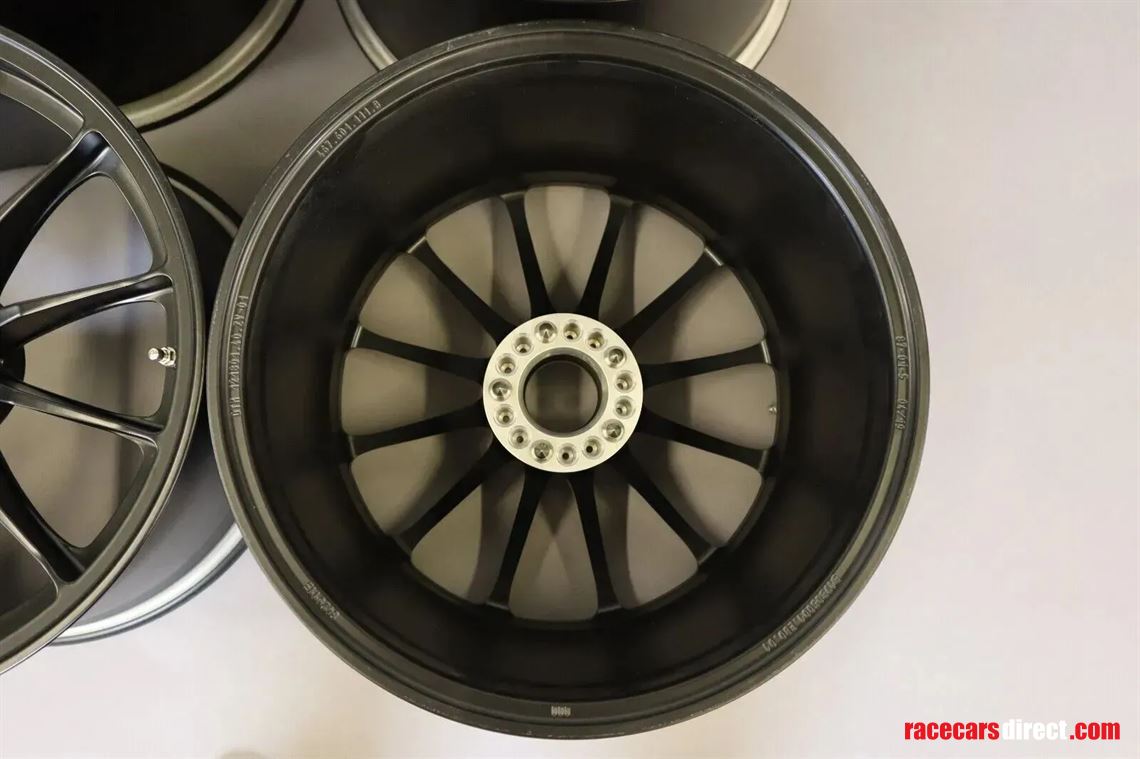 mercedes-benz-dtm-2018-rims