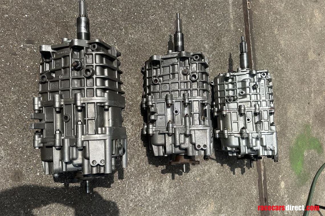 3x-bmw-e30-m3-gearboxes