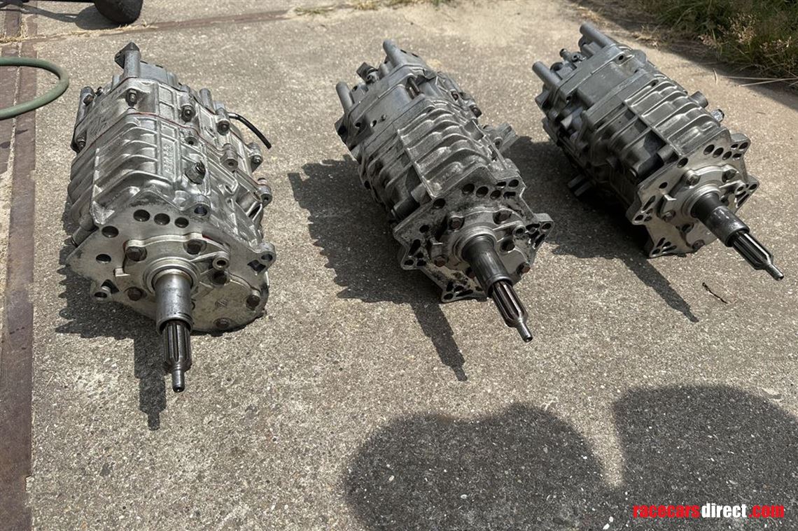 3x-bmw-e30-m3-gearboxes
