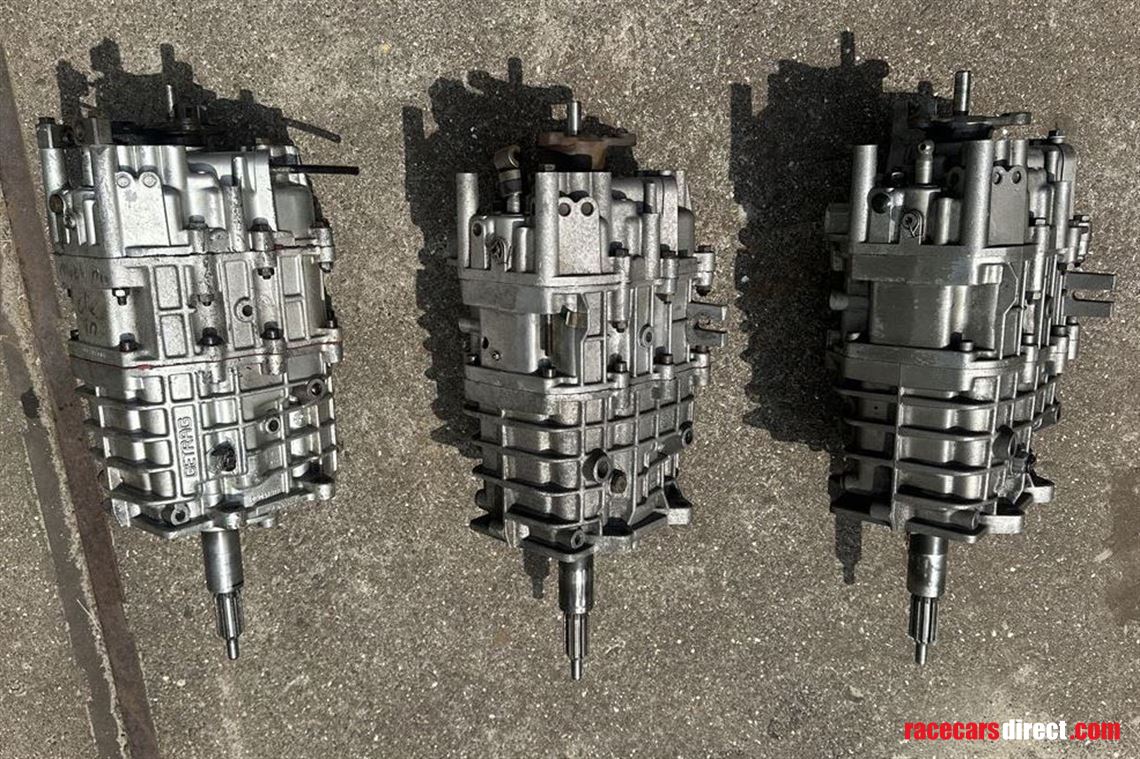 3x-bmw-e30-m3-gearboxes