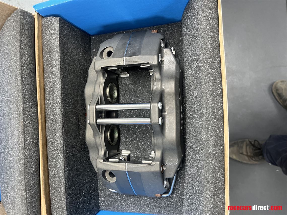 alcon-calipers