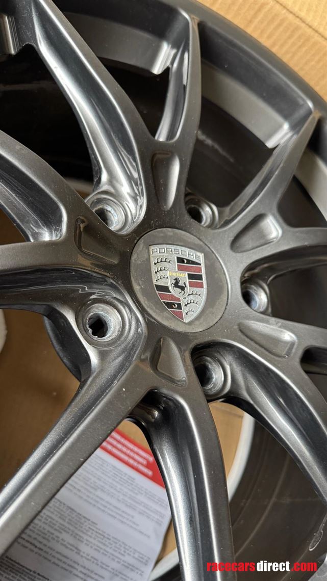 front-wheels-porsche-gt4-clubsport
