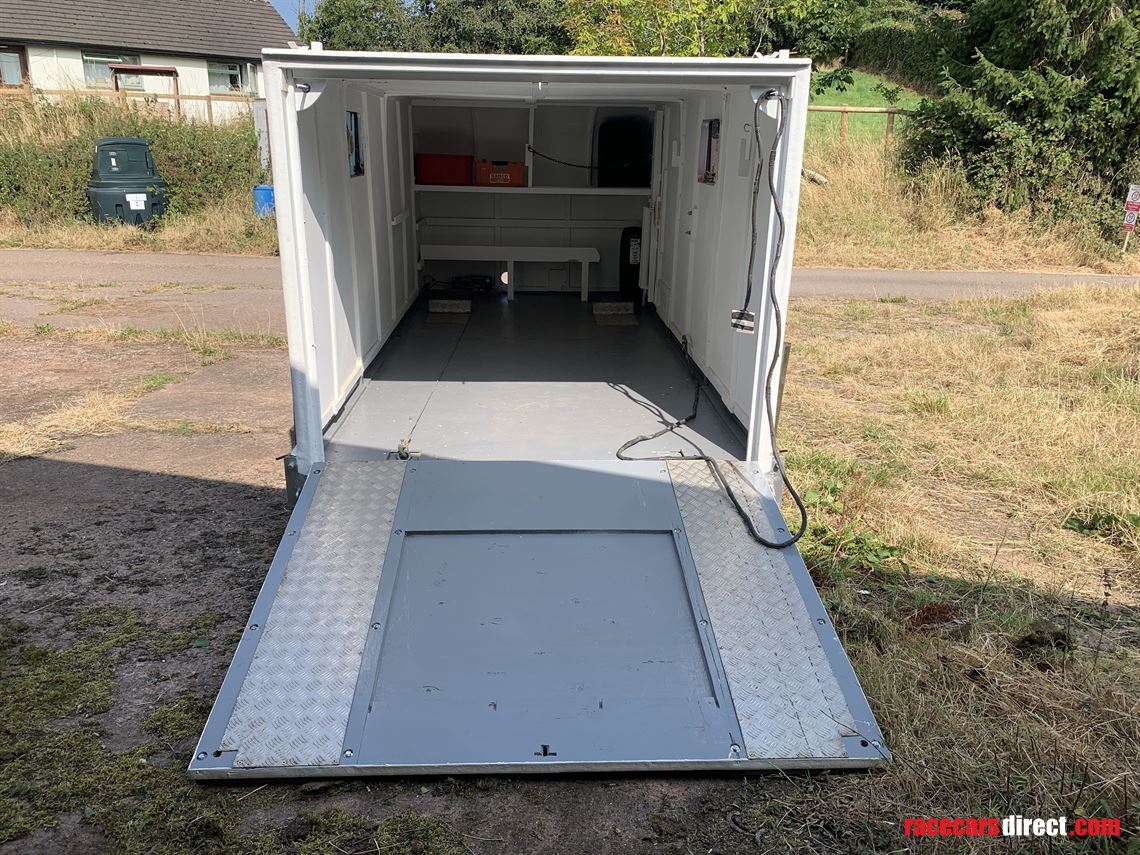 box-trailer-car-transporter-with-bespoke-encl