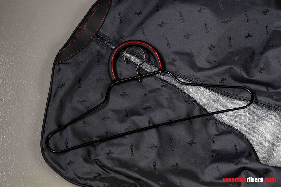 la-ferrari-luggage-set