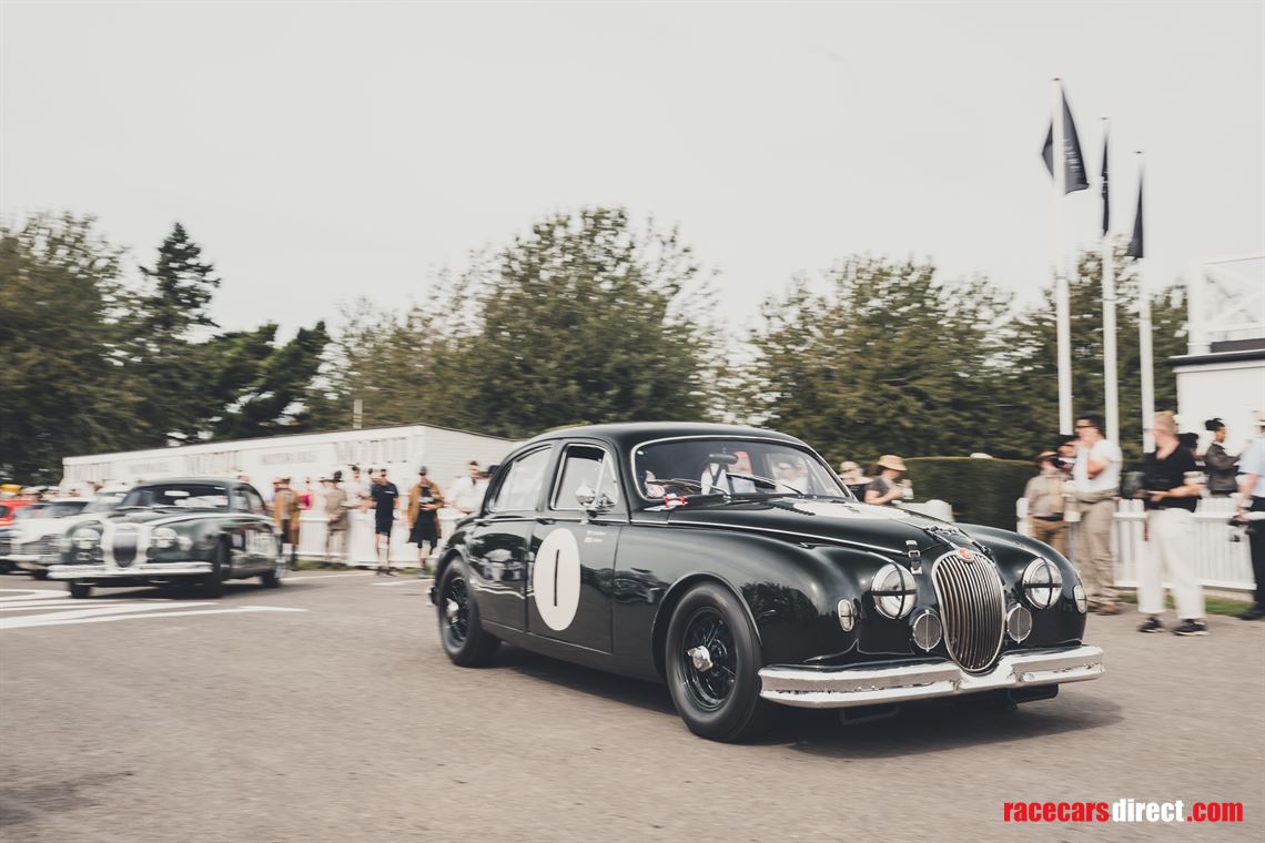 1959-jaguar-mki-fia-race-car---goodwood-entra