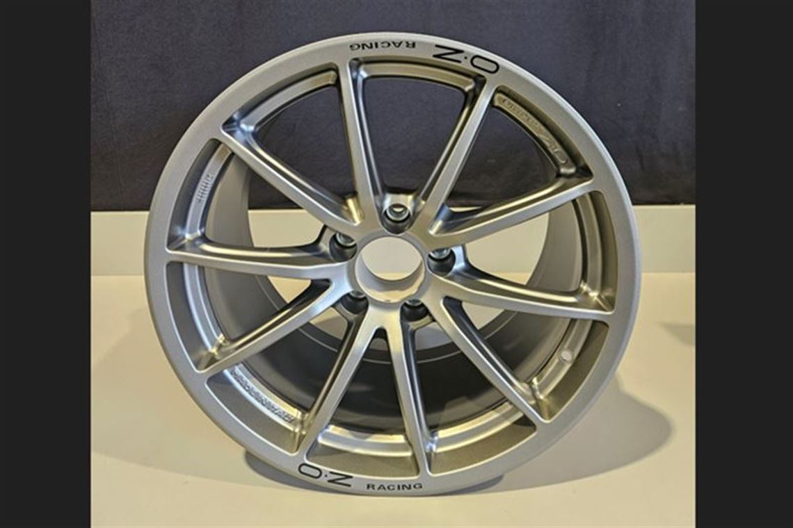 oz-racing-10x18-centre-lock-wheel