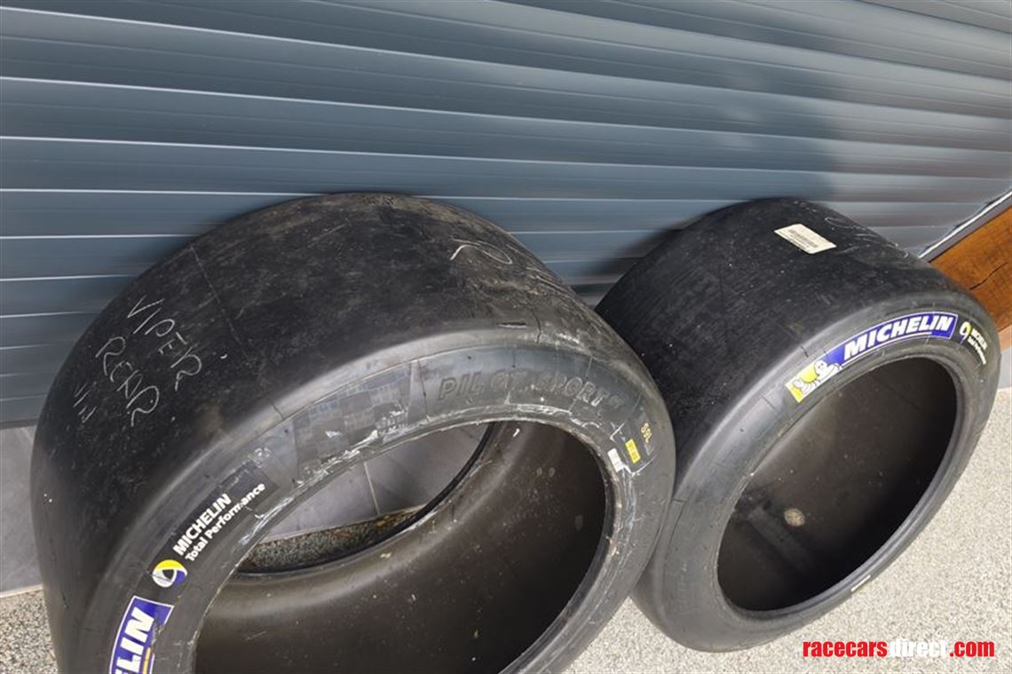 1-x-pair-michelin-32570519-s9l-slicks