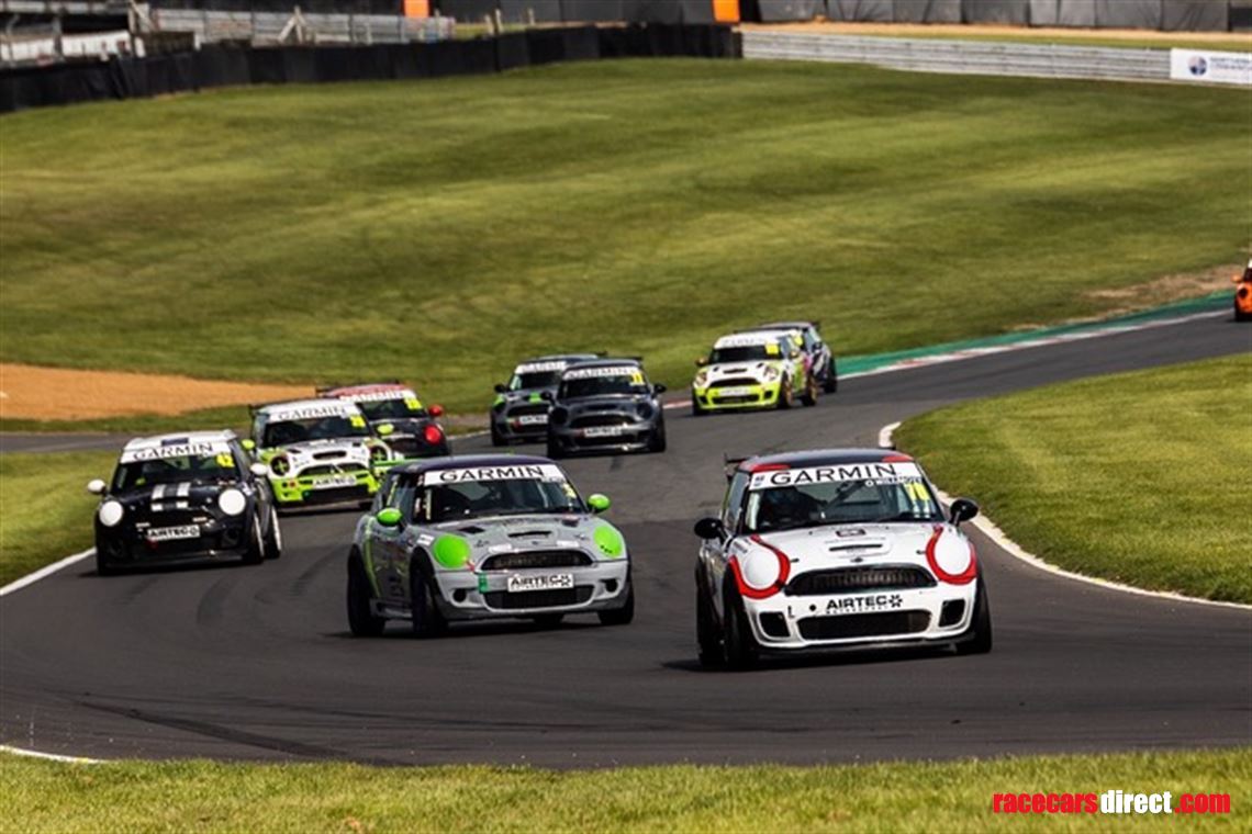 championship-winning-mini-challenge-clubsport